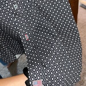 Ariat men’s FR button up - large